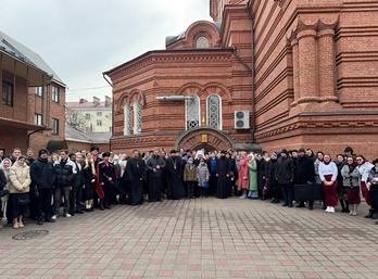 В праздник Сретения Господня митрополит Василий совершил Божественную литургию